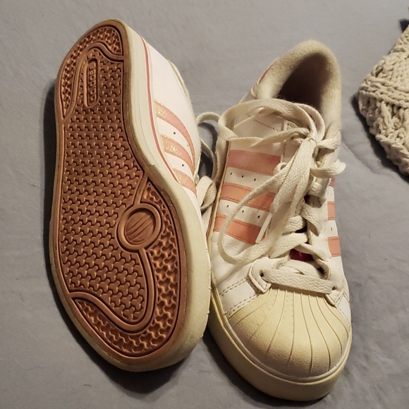 Neo label, shell-toe Adidas. - Picture 2 of 4